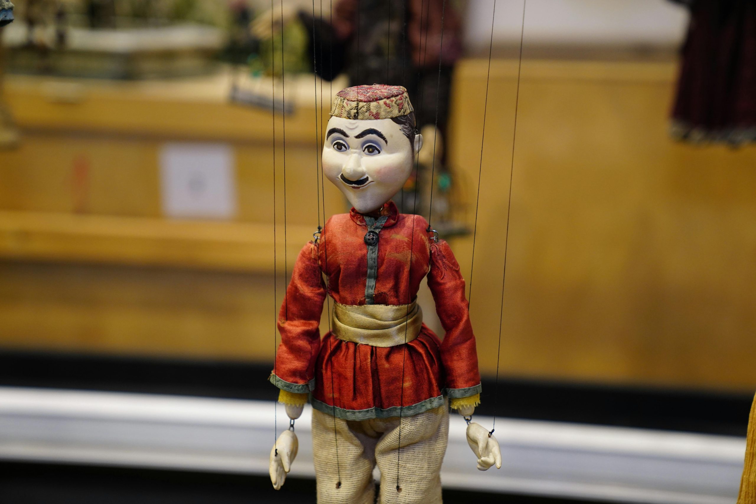 Arriva “Fili, mani e pieghe di carta”