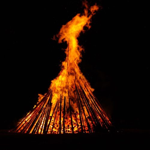 Il Bagliore della Tradizione: Il Sacro Fuoco di Bagnaia